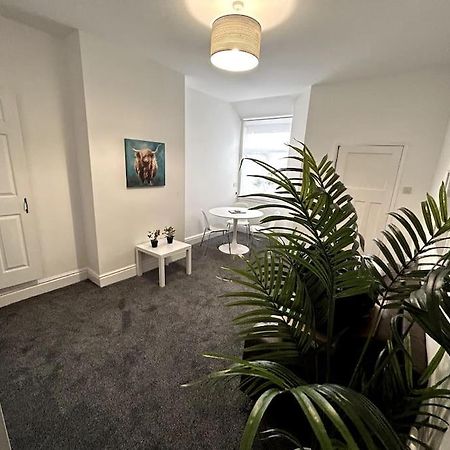 Bright Home From Home Stoke-on-Trent Dış mekan fotoğraf