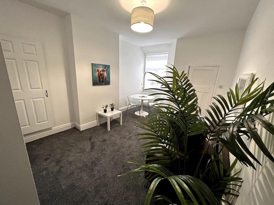 Bright Home From Home Stoke-on-Trent Dış mekan fotoğraf